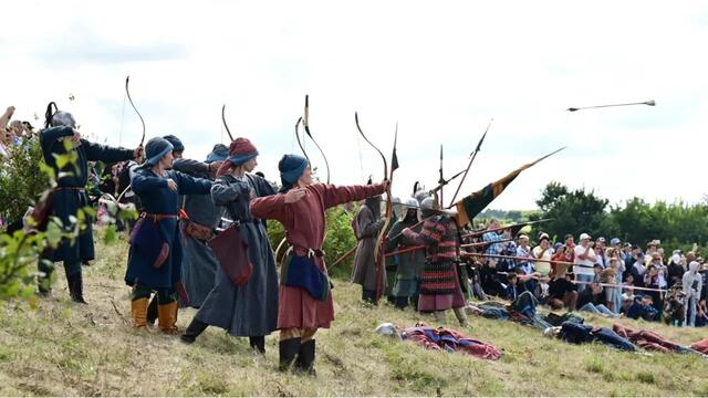 Машина времени в Бирске: как фестиваль «Бирская старина» собрал 10 тысяч гостей со всей страны