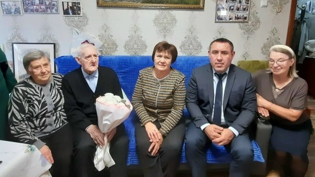 Глава Белорецкого района поздравил 101-летнего ветерана Ивана Фадеева с Днем пожилого человека